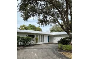 347 Burning Tree, Naples, FL 34105 - MLS#226002203