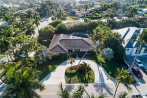 748 Willowhead Drive, Naples, FL 34103 - MLS#226002238