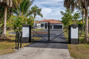 510 13th Street, Naples, FL 34120 - MLS#226002242