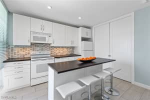 220 Seaview Court, Marco Island, FL 34145 - MLS#226002291