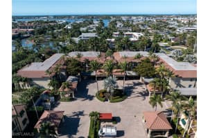 1045 Sandpiper Street, Naples, FL 34102 - MLS#226002317