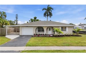 2564 Poinciana Street, Naples, FL 34105 - MLS#226002320