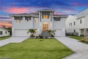 215 1st St, Bonita Springs