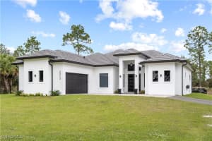 2313 6th Avenue, Naples, FL 34117 - MLS#226002386