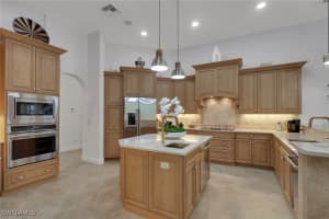 5865 Hammock Isles Circle, Naples, FL 34119 - MLS#226002443