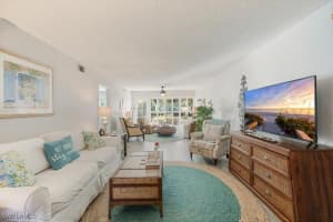 142 Palm Dr 3007, Naples