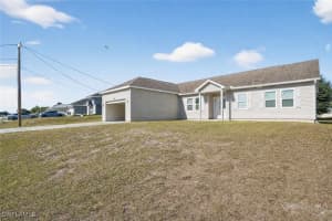 2808 34th Street, Lehigh Acres, FL 33976 - MLS#226002497