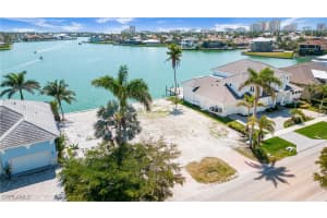 1293 Winterberry Drive, Marco Island, FL 34145 - MLS#226002502