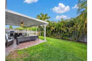 637 103rd Avenue, Naples, FL 34108 - MLS#226002512