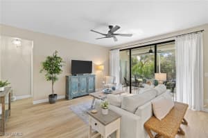 327 Emerald Bay Circle, Naples, FL 34110 - MLS#226002599