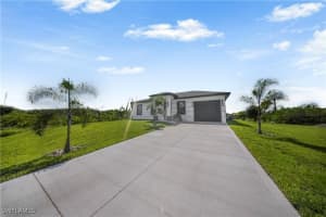 4204 3rd Street, Lehigh Acres, FL 33936 - MLS#226002620