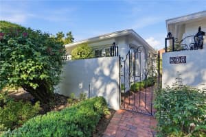 300 Bald Eagle Drive, Naples, FL 34105 - MLS#226002737