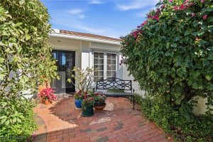 300 Bald Eagle Drive, Naples, FL 34105 - MLS#226002737