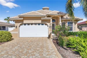 651 106th Avenue, Naples, FL 34108 - MLS#226002753