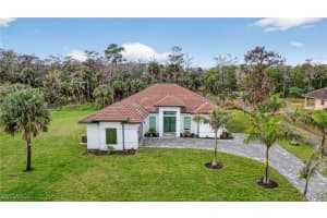 563 15th Street, Naples, FL 34120 - MLS#226002765