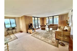 15 Bluebill Avenue, Naples, FL 34108 - MLS#226002833