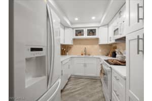 975 Palm View Drive, Naples, FL 34110 - MLS#226002841