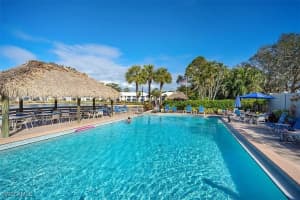 815 Gulf Pavilion Dr 203, Naples