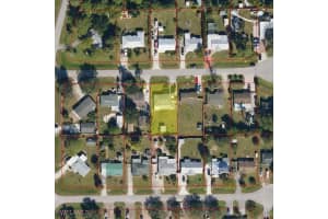 674 Pine Vale Dr, Naples