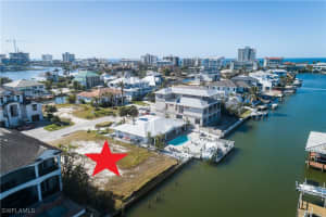 387 Trade Winds Avenue, Naples, FL 34108 - MLS#226003072