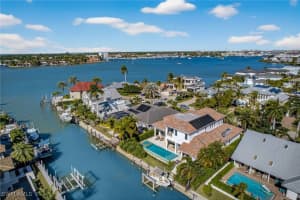 1330 Marlin Dr, Naples