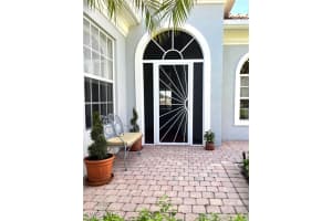 5477 Freeport Lane, Naples, FL 34119 - MLS#226003127