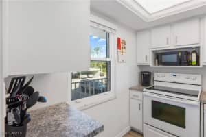 1624 Pine Valley Drive, Fort Myers, FL 33907 - MLS#226003129