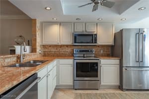 800 Misty Pines Circle, Naples, FL 34105 - MLS#226003130