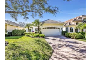 4304 Kensington High Street, Naples, FL 34105 - MLS#226003142