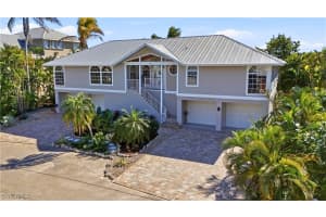 56 Fairview Blvd, Fort Myers Beach