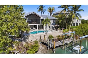 56 Fairview Boulevard, Fort Myers Beach, FL 33931 - MLS#226003236