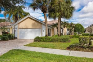 5405 Freeport Ln, Naples