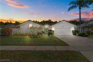 2419 Pine Woods Cir 11, Naples 2419 Pine Woods Cir 11, Naples