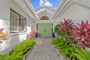 2419 Pine Woods Circle, Naples, FL 34105 - MLS#226003256