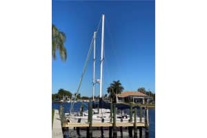 4001 19th Place, Cape Coral, FL 33904 - MLS#226003269