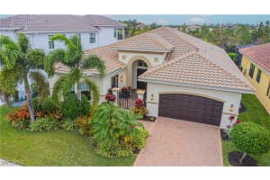 3208 Atlantic Cir, Naples