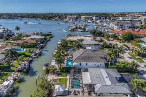 1410 Curlew Ave, Naples