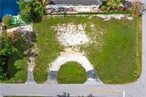 1585 Pelican Avenue, Naples, FL 34102 - MLS#226003330