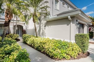 2029 Crestview Way, Naples, FL 34119 - MLS#226003351