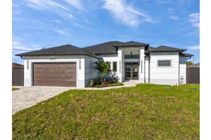 2407 Carvell Ave N, Lehigh Acres