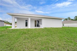 652 KRAFT ST, Lehigh Acres, FL 33974 - MLS#226003398