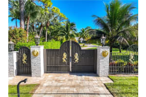 1890 Oakes Boulevard, Naples, FL 34119 - MLS#226003455