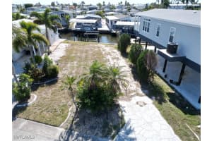 11391 Azalea Lane, Fort Myers Beach, FL 33931 - MLS#226003535