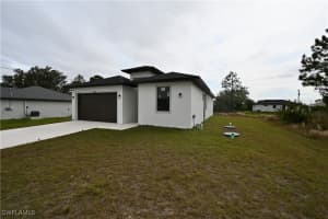 4107 13th Street, Lehigh Acres, FL 33976 - MLS#226003603