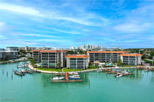 222 Harbour Dr 218, Naples