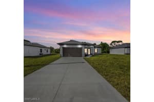 762 Bianca Avenue, Lehigh Acres, FL 33974 - MLS#226003727