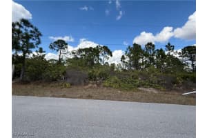 1035 Gladys Street, Lehigh Acres, FL 33974 - MLS#226003731