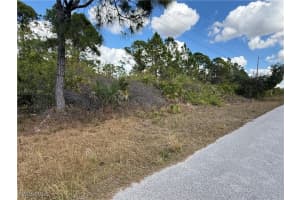 1035 Gladys Street, Lehigh Acres, FL 33974 - MLS#226003731