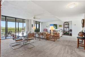 11 Bluebill Avenue, Naples, FL 34108 - MLS#226003767