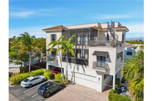 340 12th Avenue, Naples, FL 34102 - MLS#226003779